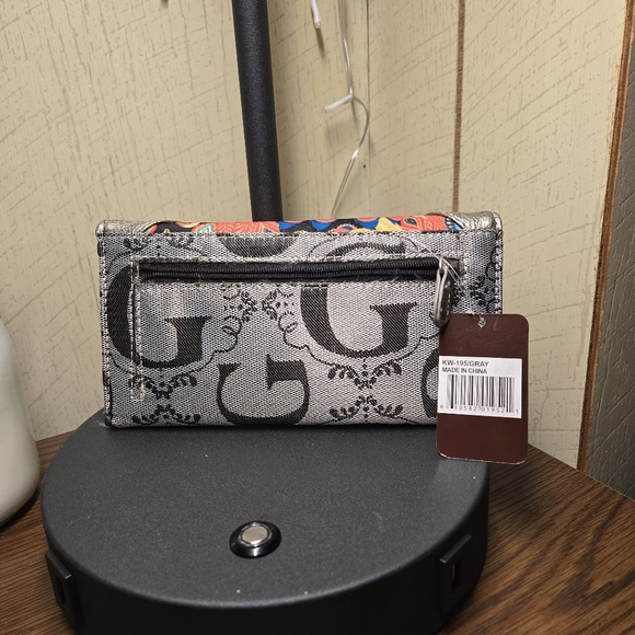 Unbranded Gorgeous Wallet 🩶 - Picture 3 of 10